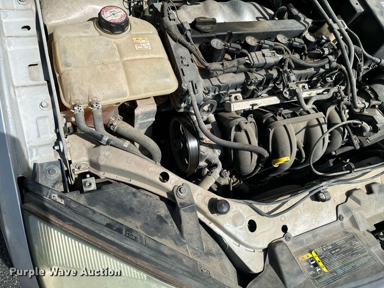 image for item DX1290 2005 Ford Focus ZX3 SE 