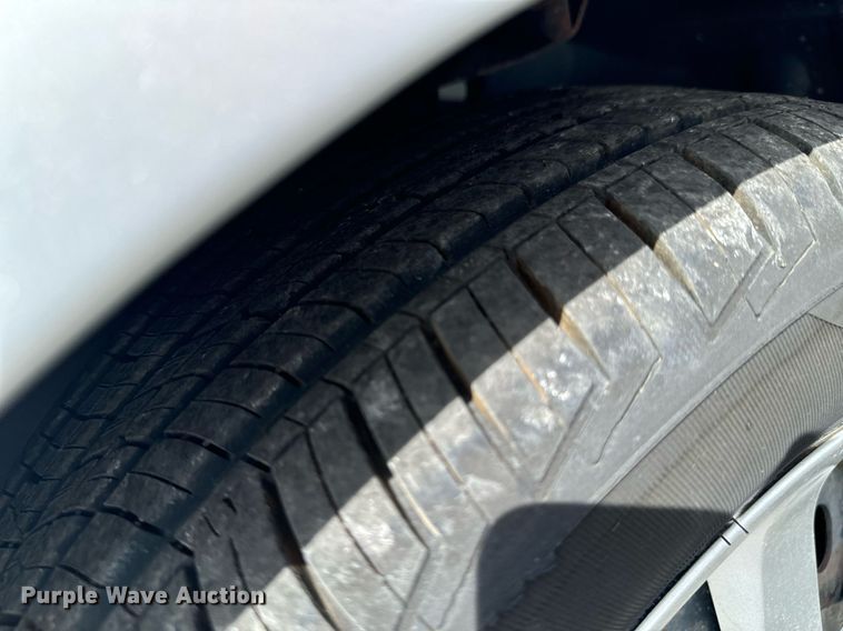 image for item DX1290 2005 Ford Focus ZX3 SE 