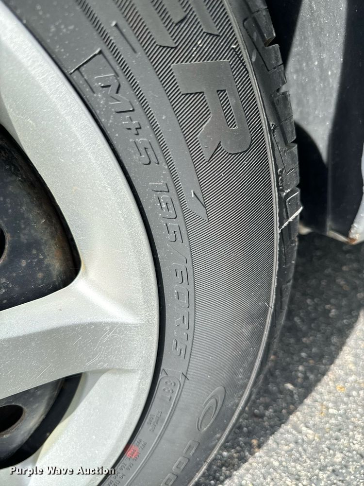 image for item DX1290 2005 Ford Focus ZX3 SE 