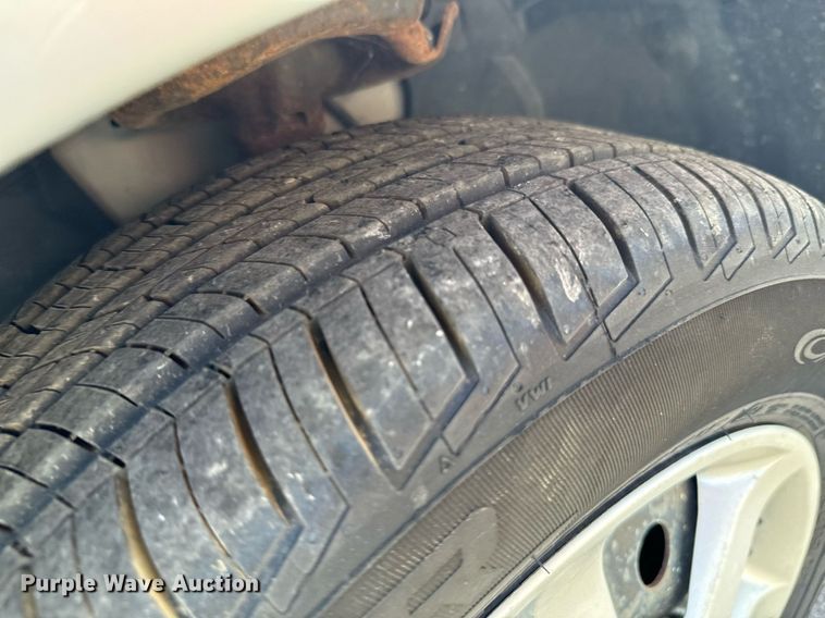 image for item DX1290 2005 Ford Focus ZX3 SE 