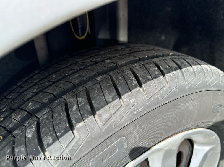 image for item DX1290 2005 Ford Focus ZX3 SE 