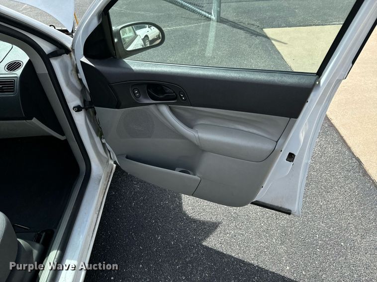 image for item DX1291 2007 Ford Focus SE 