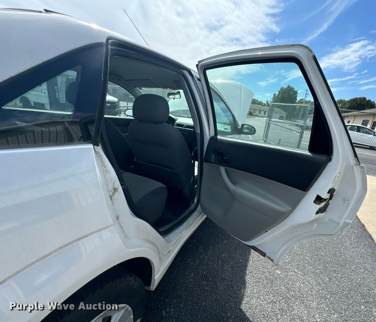 image for item DX1291 2007 Ford Focus SE 