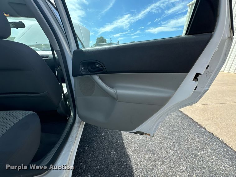 image for item DX1291 2007 Ford Focus SE 