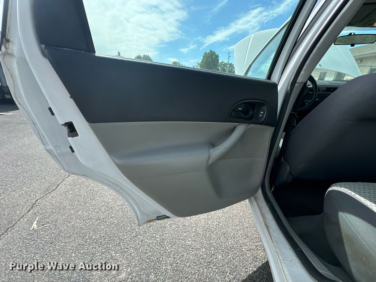 image for item DX1291 2007 Ford Focus SE 