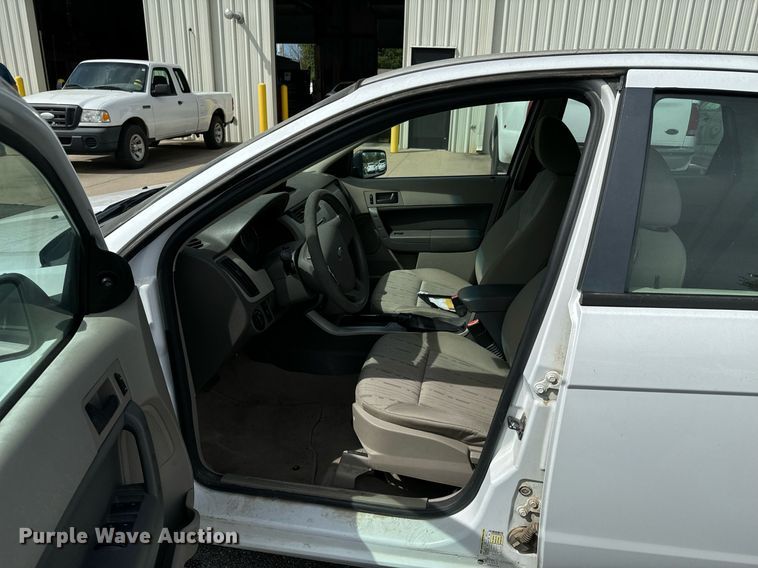 image for item DX1292 2008 Ford Focus SE 