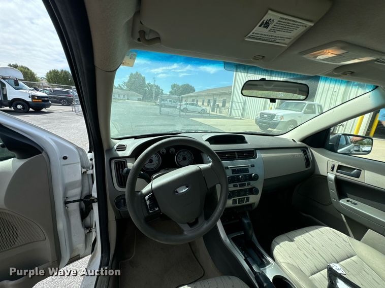 image for item DX1292 2008 Ford Focus SE 