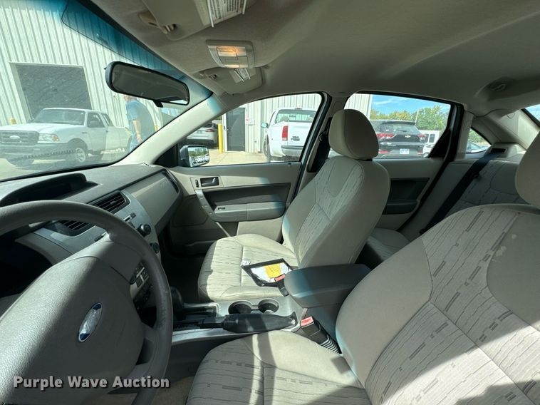 image for item DX1292 2008 Ford Focus SE 