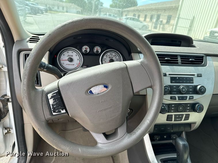 image for item DX1292 2008 Ford Focus SE 
