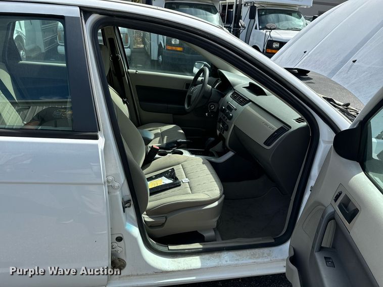 image for item DX1292 2008 Ford Focus SE 