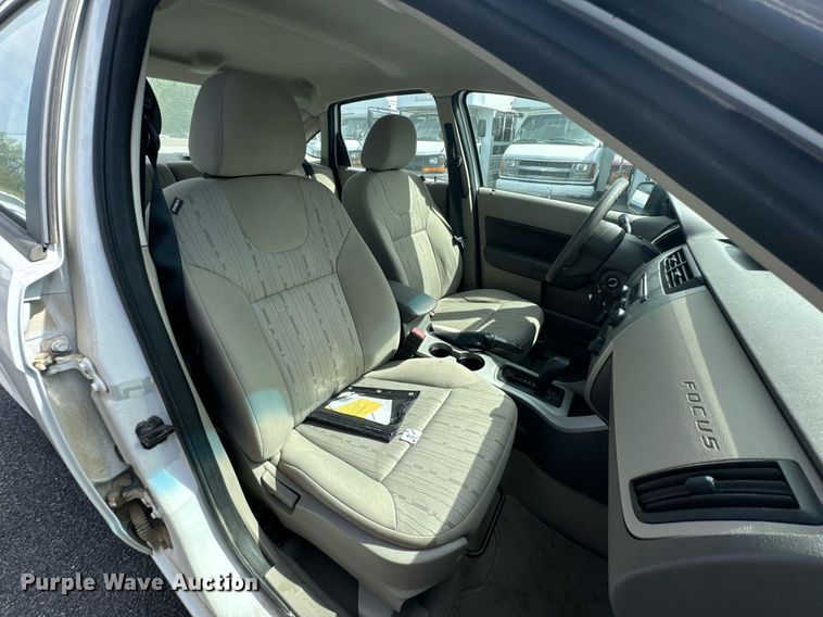 image for item DX1292 2008 Ford Focus SE 