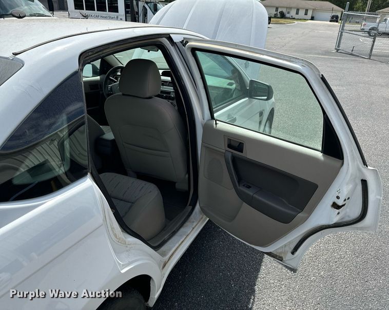 image for item DX1292 2008 Ford Focus SE 