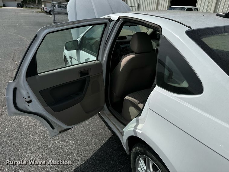 image for item DX1292 2008 Ford Focus SE 