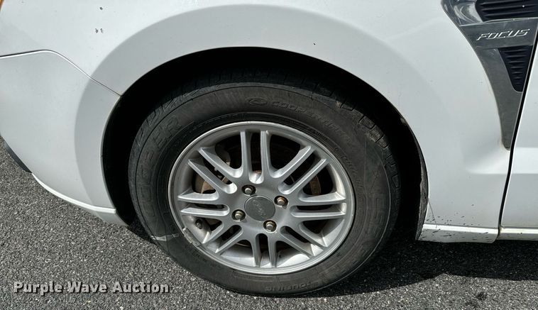 image for item DX1292 2008 Ford Focus SE 