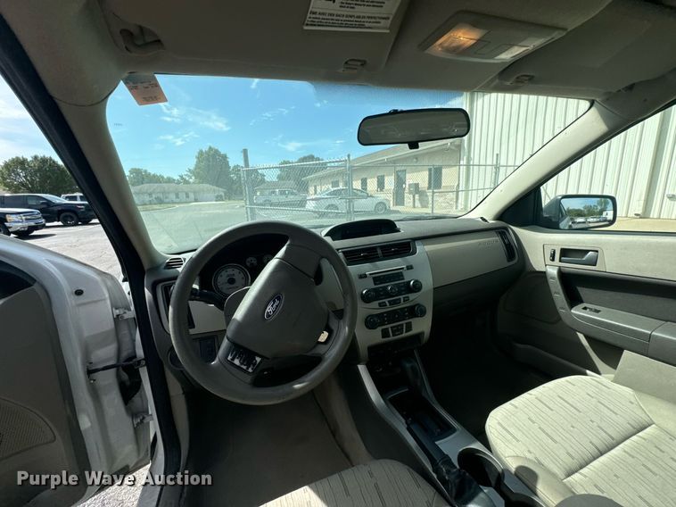 image for item DX1293 2008 Ford Focus SE 