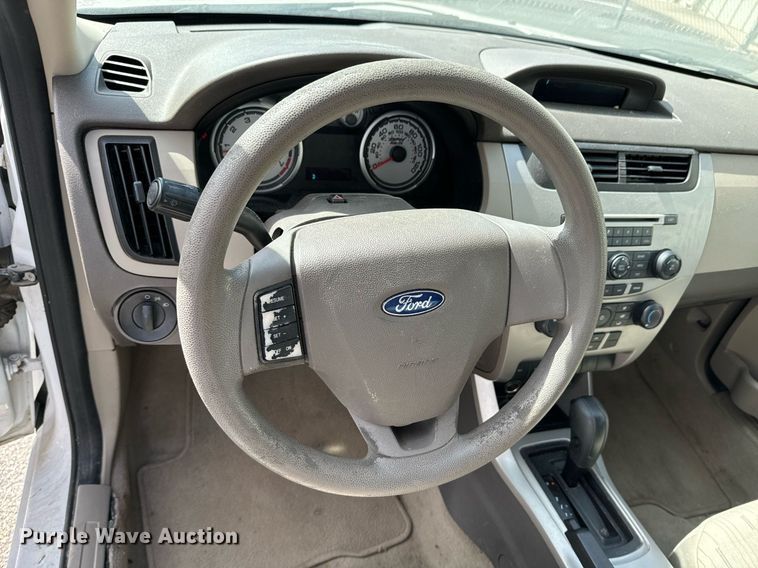 image for item DX1293 2008 Ford Focus SE 