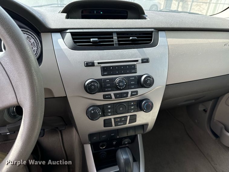 image for item DX1293 2008 Ford Focus SE 