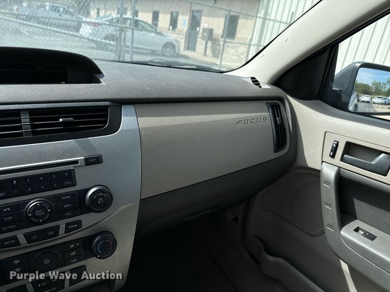 image for item DX1293 2008 Ford Focus SE 