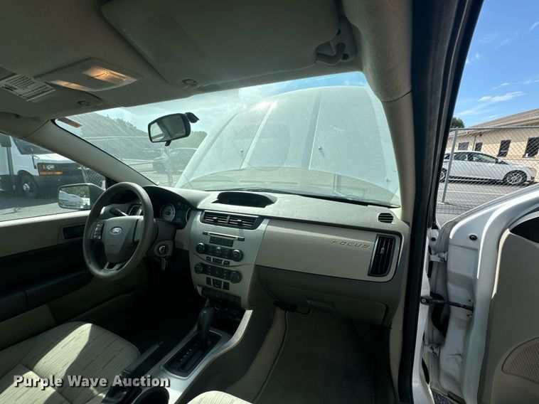 image for item DX1293 2008 Ford Focus SE 