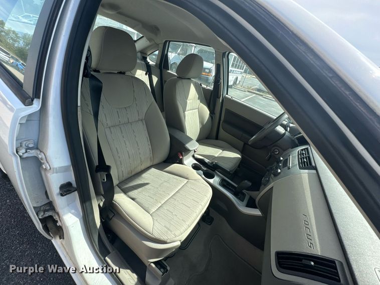 image for item DX1293 2008 Ford Focus SE 