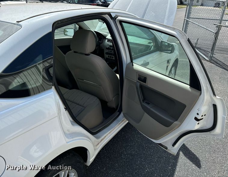image for item DX1293 2008 Ford Focus SE 