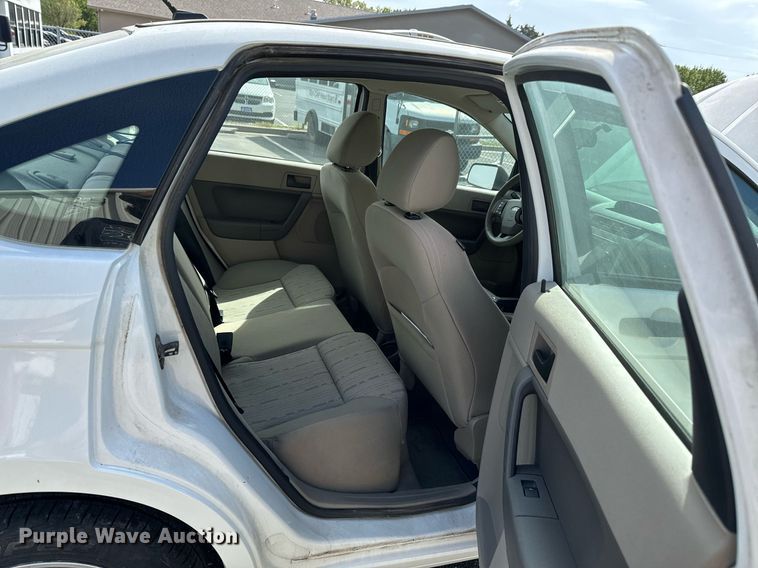 image for item DX1293 2008 Ford Focus SE 