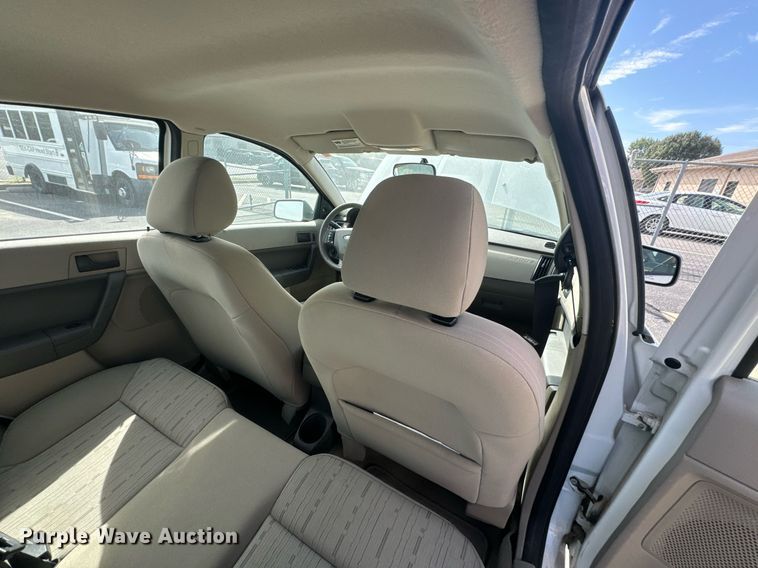 image for item DX1293 2008 Ford Focus SE 