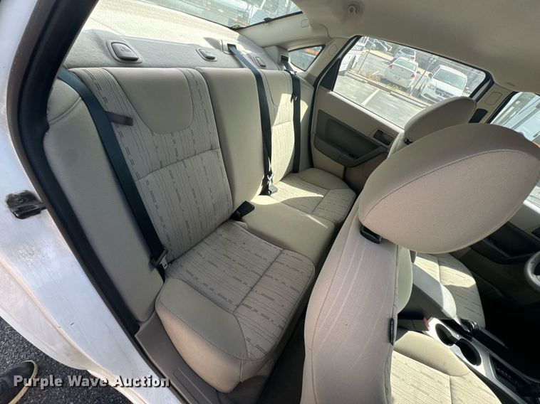 image for item DX1293 2008 Ford Focus SE 