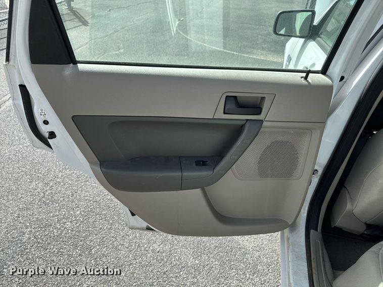 image for item DX1293 2008 Ford Focus SE 