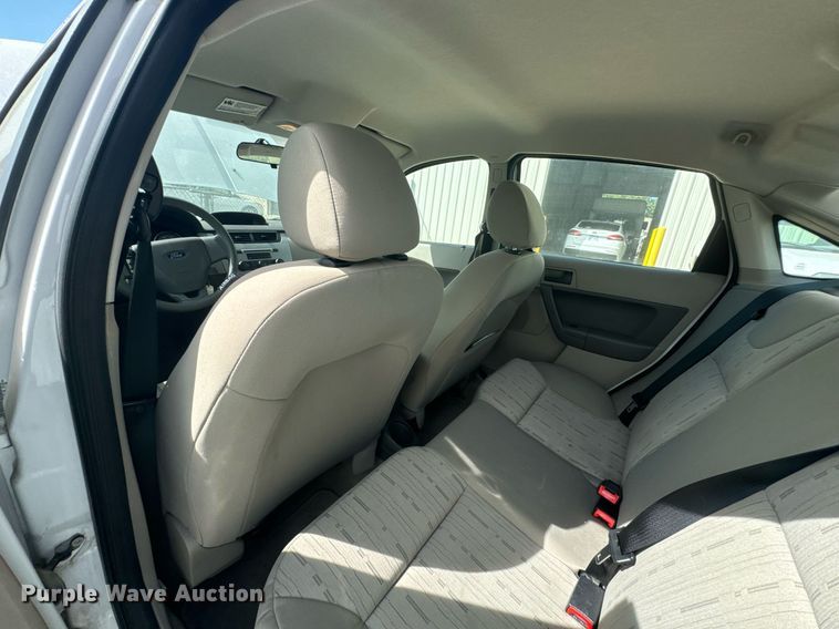 image for item DX1293 2008 Ford Focus SE 