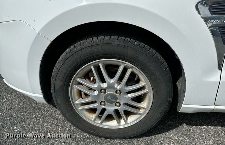 image for item DX1293 2008 Ford Focus SE 
