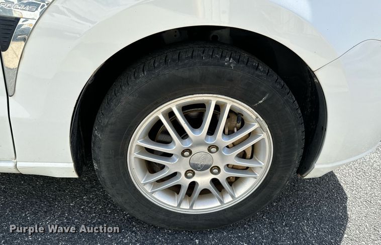 image for item DX1293 2008 Ford Focus SE 