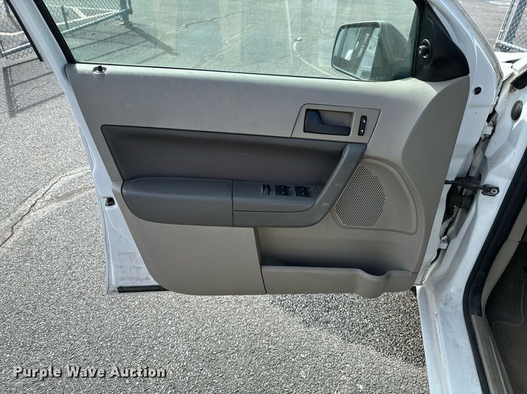 image for item DX1294 2008 Ford Focus SE 