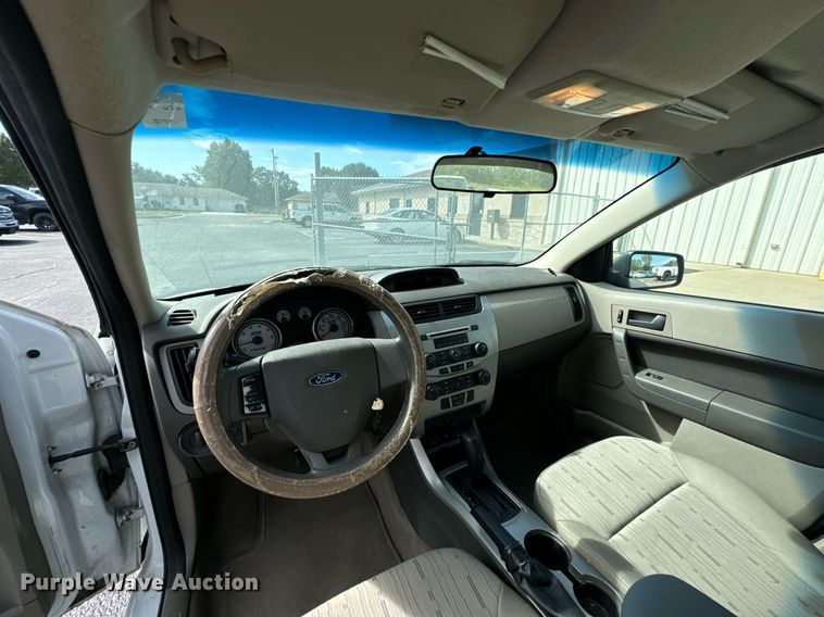 image for item DX1294 2008 Ford Focus SE 