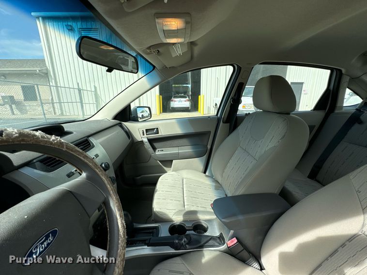 image for item DX1294 2008 Ford Focus SE 