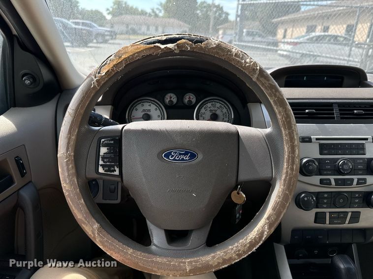 image for item DX1294 2008 Ford Focus SE 