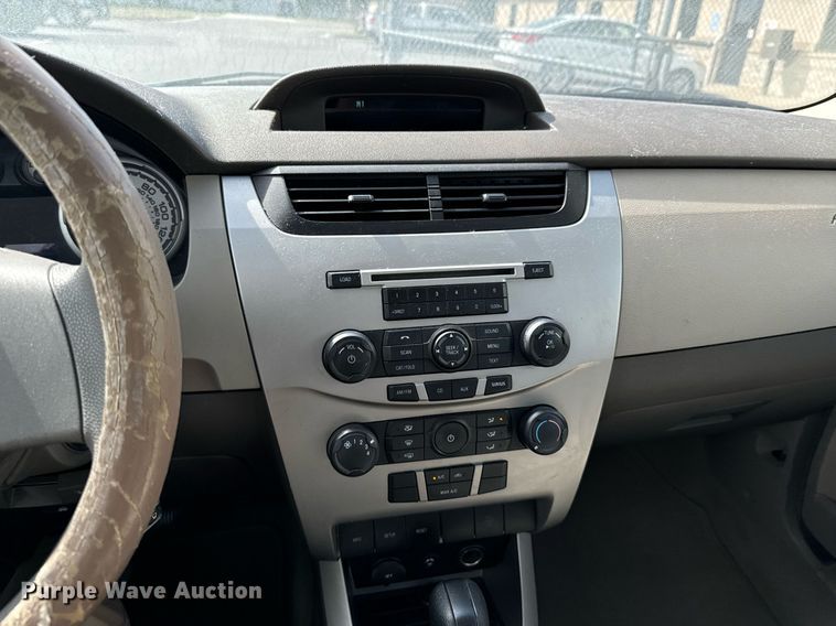 image for item DX1294 2008 Ford Focus SE 