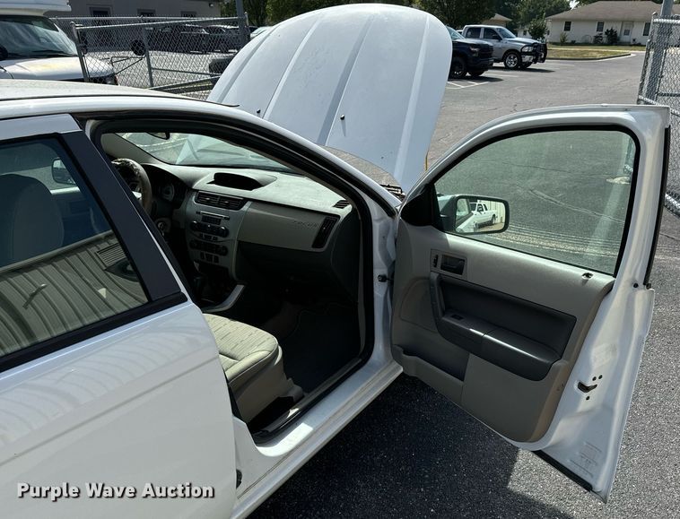 image for item DX1294 2008 Ford Focus SE 