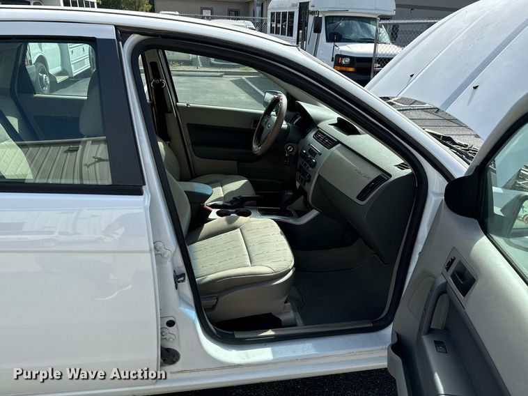 image for item DX1294 2008 Ford Focus SE 