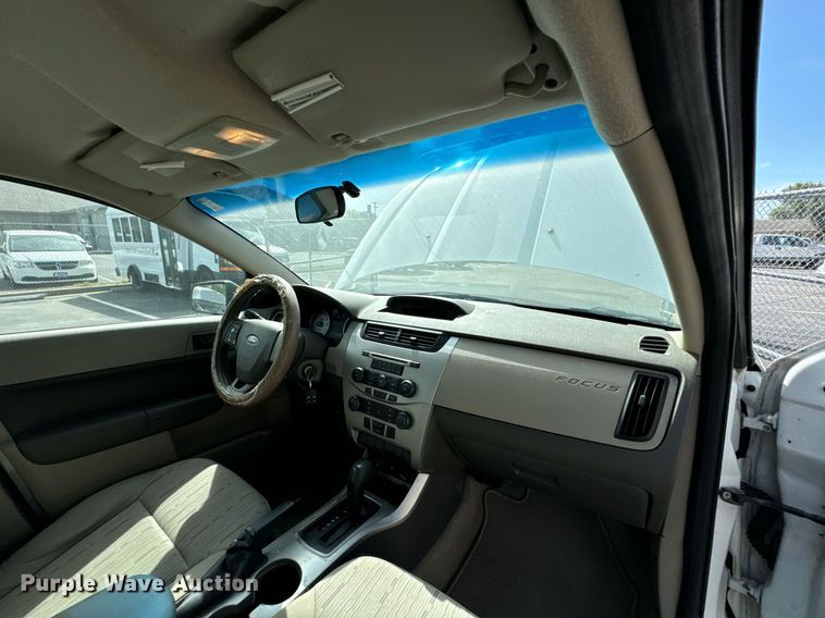 image for item DX1294 2008 Ford Focus SE 