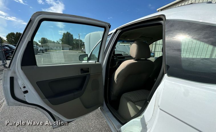 image for item DX1294 2008 Ford Focus SE 