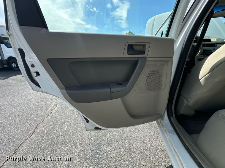 image for item DX1294 2008 Ford Focus SE 