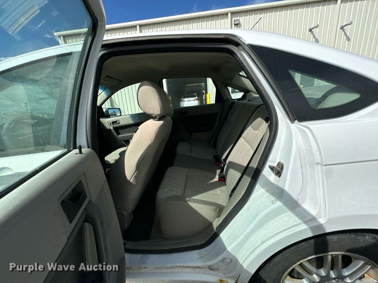 image for item DX1294 2008 Ford Focus SE 