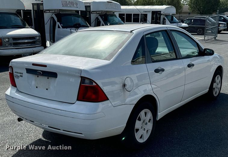image for item DX1295 2007 Ford  Focus SE 