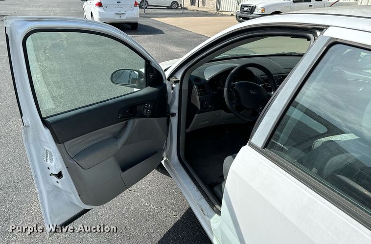 image for item DX1295 2007 Ford  Focus SE 