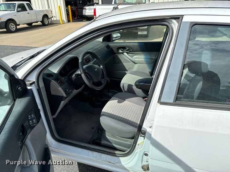 image for item DX1295 2007 Ford  Focus SE 