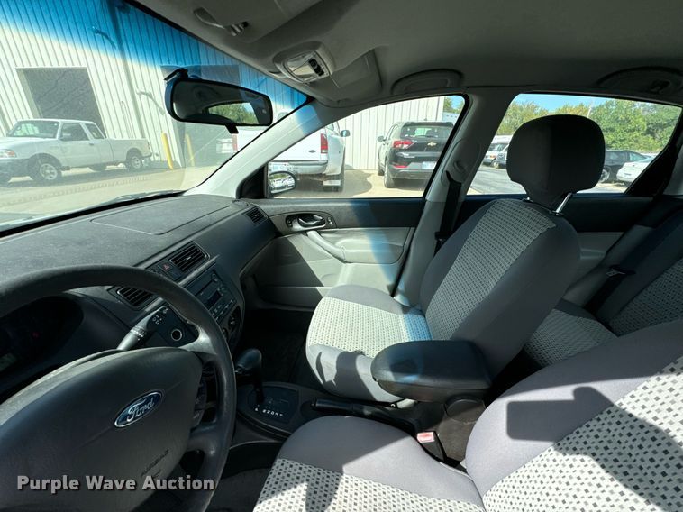 image for item DX1295 2007 Ford  Focus SE 
