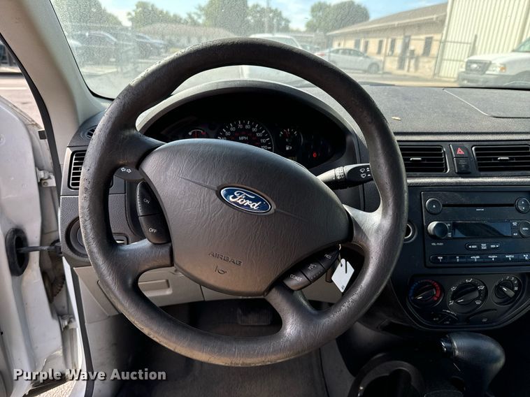 image for item DX1295 2007 Ford  Focus SE 