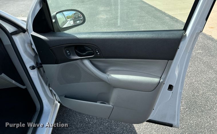 image for item DX1295 2007 Ford  Focus SE 