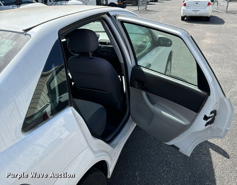 image for item DX1295 2007 Ford  Focus SE 